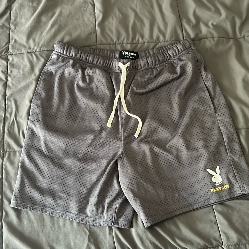 Playboy By Pacsun Activewear Shorts Mens‎ L Gray Mesh Basketball Sports Logo